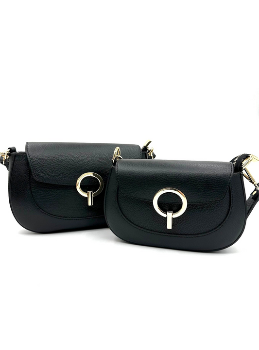 Borsa con patella in pelle martellata